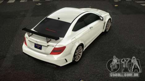 Mercedes-Benz C63 Eatian para GTA 4