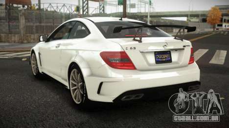 Mercedes-Benz C63 Eatian para GTA 4