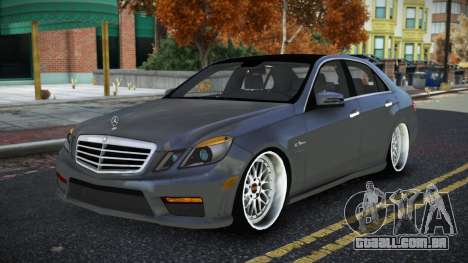 Mercedes-Benz E63 AMG Delvoyame para GTA 4