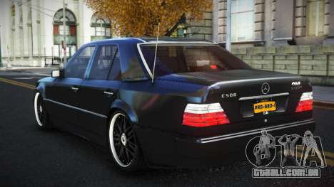 Mercedes-Benz E500 Afif para GTA 4