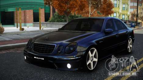 Mercedes-Benz E63 AMG Rajig para GTA 4