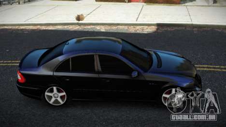 Mercedes-Benz E63 AMG Rajig para GTA 4