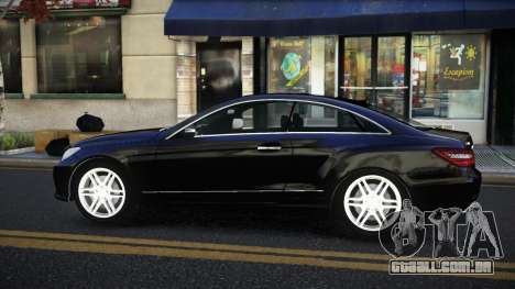 Mercedes-Benz E500 Qowi para GTA 4