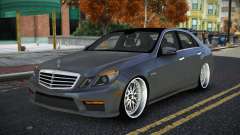 Mercedes-Benz E63 AMG Delvoyame para GTA 4