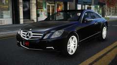 Mercedes-Benz E500 Qowi para GTA 4