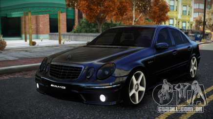 Mercedes-Benz E63 AMG Rajig para GTA 4
