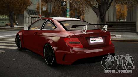 Mercedes-Benz C63 AMG Teni para GTA 4
