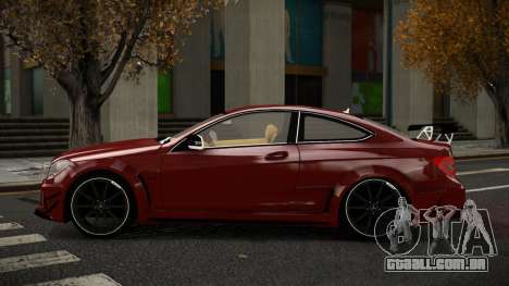 Mercedes-Benz C63 AMG Teni para GTA 4