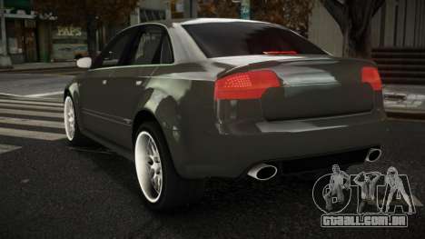 Audi RS4 Pusyomiji para GTA 4