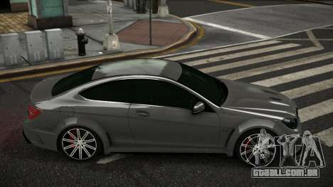Mercedes-Benz C63 AMG Firejoq para GTA 4