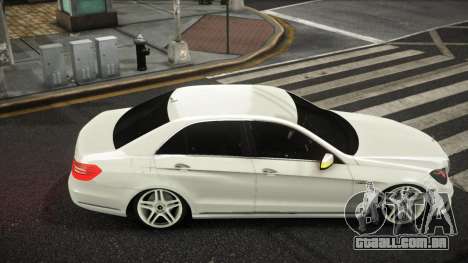 Mercedes-Benz E63 AMG Sujjif para GTA 4