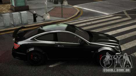 Mercedes-Benz C63 AMG Ladezoze para GTA 4