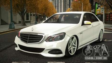 Mercedes-Benz E63 AMG Sujjif para GTA 4