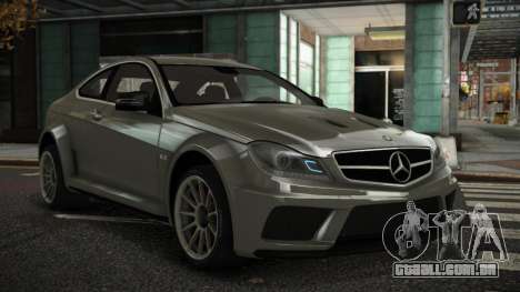 Mercedes-Benz C63 AMG Qahoz para GTA 4