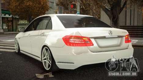 Mercedes-Benz E63 AMG Sujjif para GTA 4