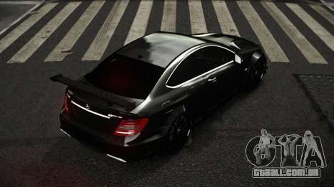Mercedes-Benz C63 AMG Mavilanod para GTA 4
