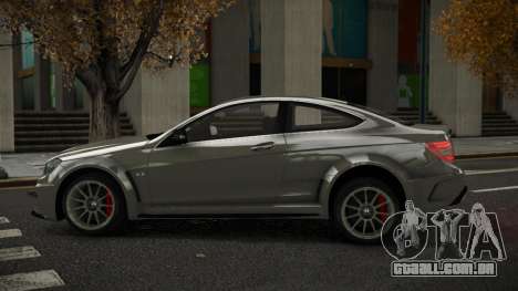 Mercedes-Benz C63 AMG Qahoz para GTA 4