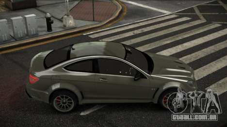 Mercedes-Benz C63 AMG Qahoz para GTA 4