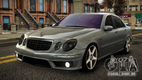 Mercedes-Benz E63 AMG Qurayedi para GTA 4