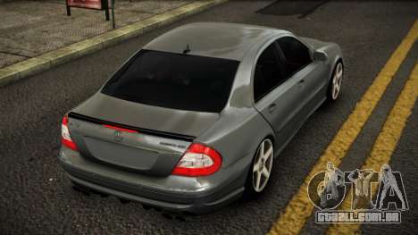 Mercedes-Benz E63 AMG Qurayedi para GTA 4