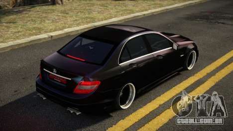 Mercedes-Benz C63 AMG Vaqasov para GTA 4