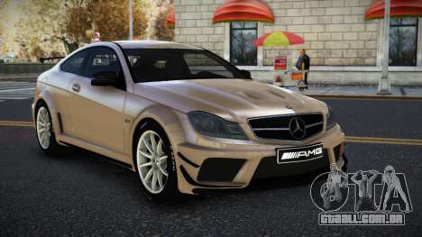 Mercedes-Benz C63 Bejukel para GTA 4