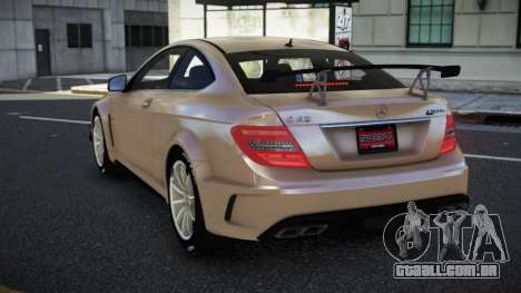 Mercedes-Benz C63 Bejukel para GTA 4
