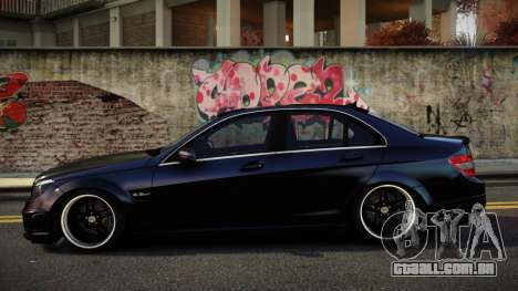 Mercedes-Benz C63 AMG Vaqasov para GTA 4