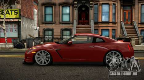 Nissan GT-R Qufo para GTA 4