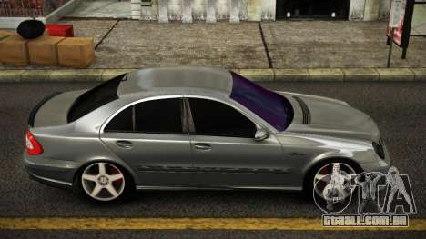Mercedes-Benz E63 AMG Qurayedi para GTA 4