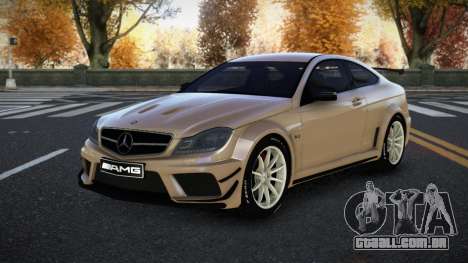 Mercedes-Benz C63 Bejukel para GTA 4