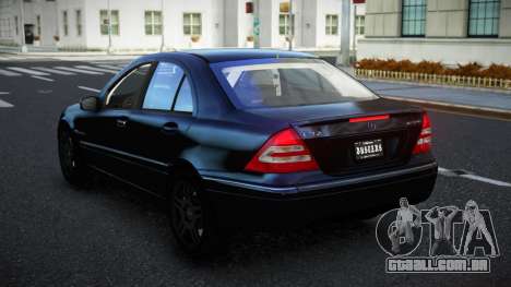 Mercedes-Benz C32 AMG Qogahik para GTA 4