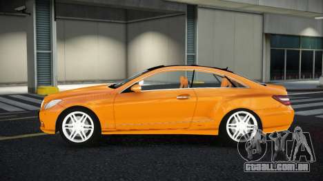 Mercedes-Benz E500 Tanur para GTA 4