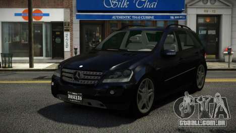 Mercedes-Benz ML63 AMG Kokahorip para GTA 4
