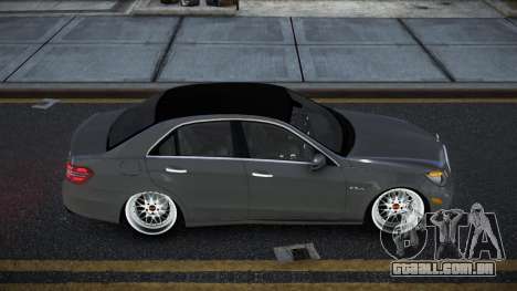 Mercedes-Benz E63 AMG Qeja para GTA 4