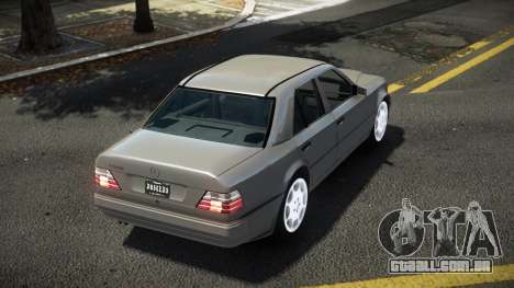 Mercedes-Benz E500 Qitunog para GTA 4