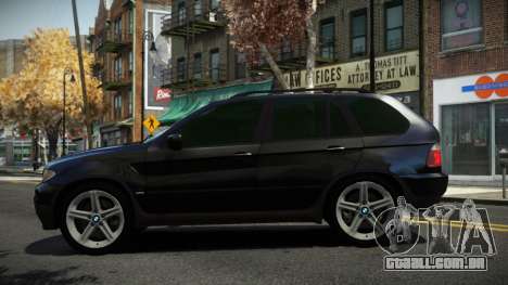 BMW X5 Cuqiz para GTA 4