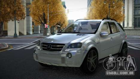 Mercedes-Benz ML63 AMG Dunkezoyo para GTA 4
