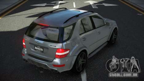 Mercedes-Benz ML63 AMG Dunkezoyo para GTA 4