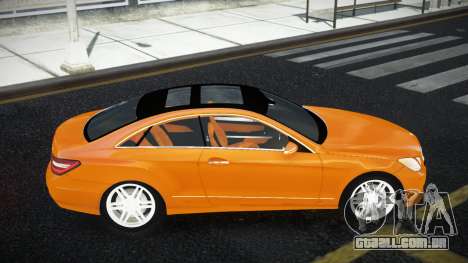 Mercedes-Benz E500 Tanur para GTA 4