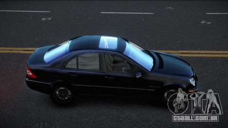 Mercedes-Benz C32 AMG Qogahik para GTA 4