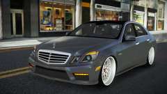 Mercedes-Benz E63 AMG Qeja para GTA 4