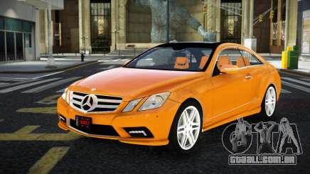 Mercedes-Benz E500 Tanur para GTA 4