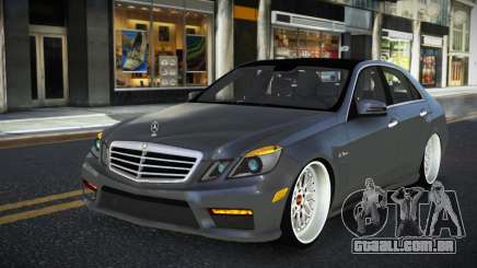 Mercedes-Benz E63 AMG Qeja para GTA 4