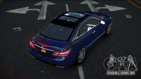 Mercedes-Benz E500 Mazorin para GTA 4