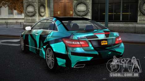 Mercedes-Benz E500 Mazorin S13 para GTA 4