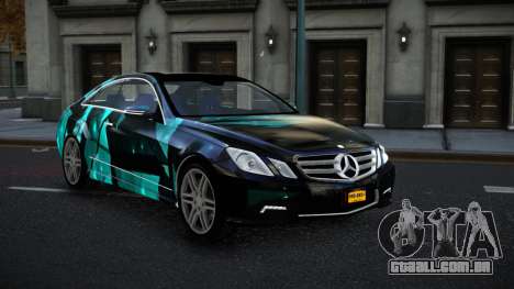 Mercedes-Benz E500 Mazorin S13 para GTA 4