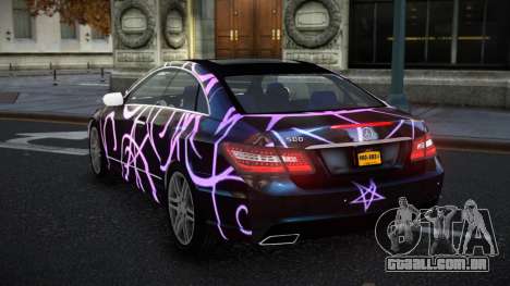 Mercedes-Benz E500 Mazorin S9 para GTA 4