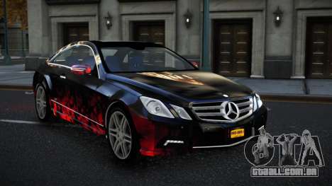 Mercedes-Benz E500 Mazorin S10 para GTA 4