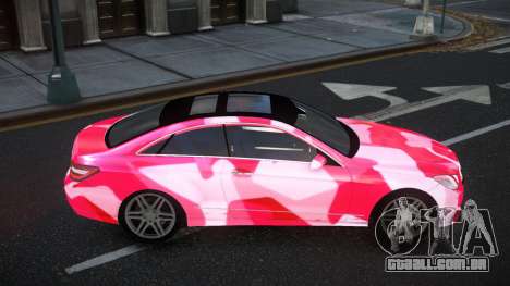 Mercedes-Benz E500 Mazorin S4 para GTA 4